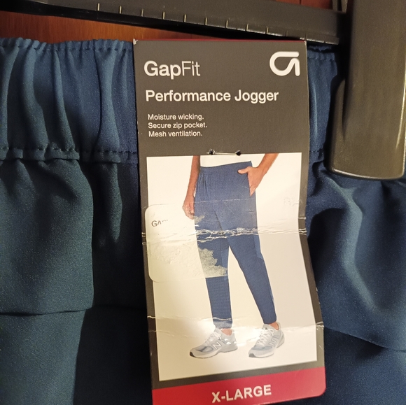 NWT Men's Size XL Navy Blue GapFit Joggers With Reflective Strips - Picture 6 of 9